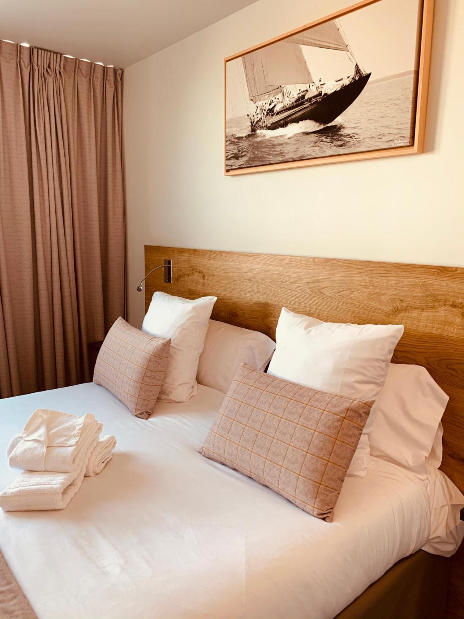 Le Nautica Hotel Перос-Гирек Екстериор снимка