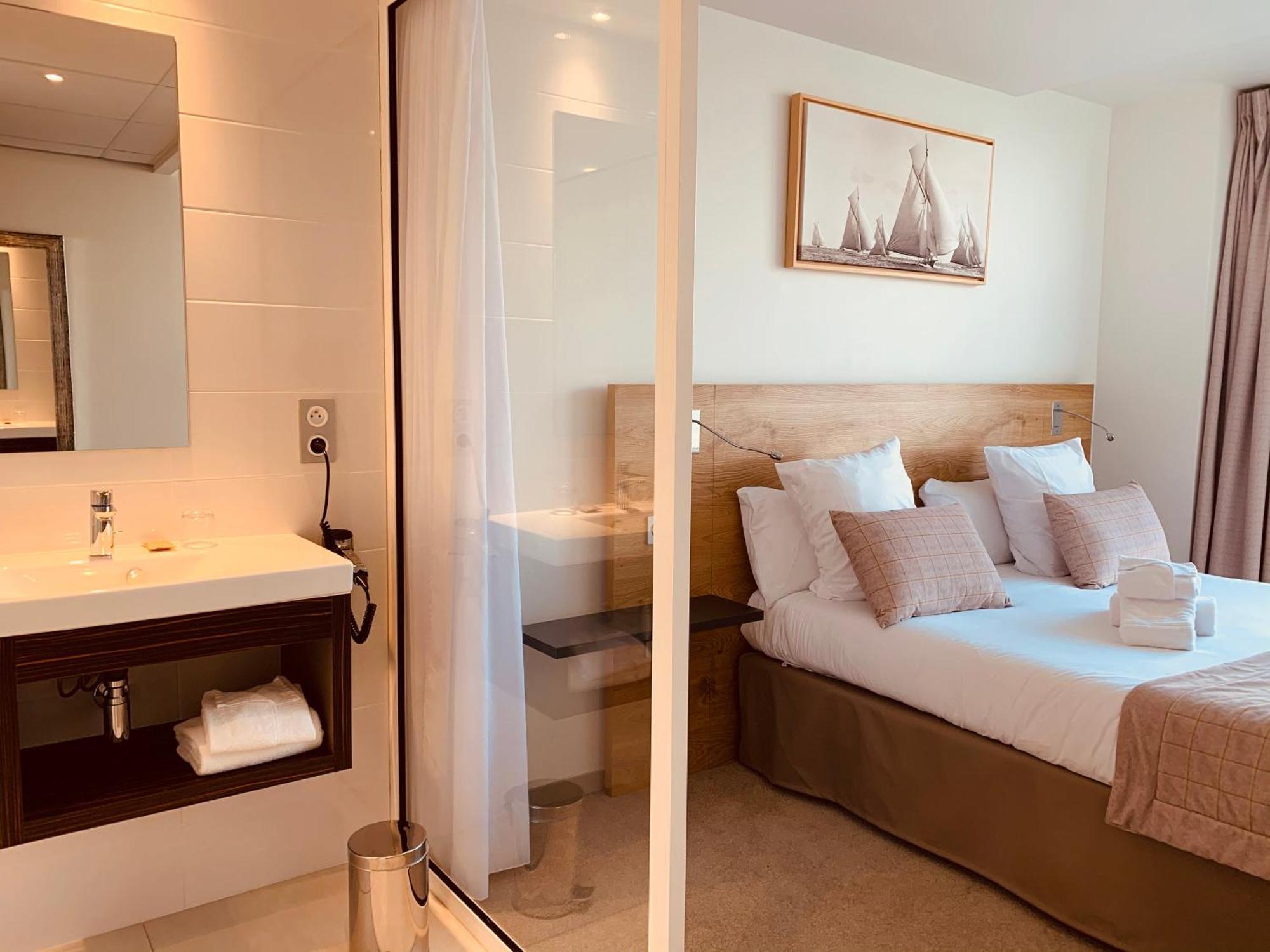 Le Nautica Hotel Перос-Гирек Екстериор снимка